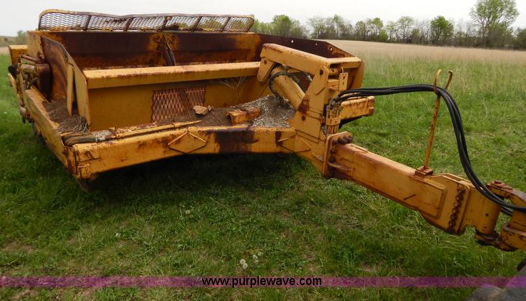 image for item H3431 1999 Reynolds 17CS pull type scraper