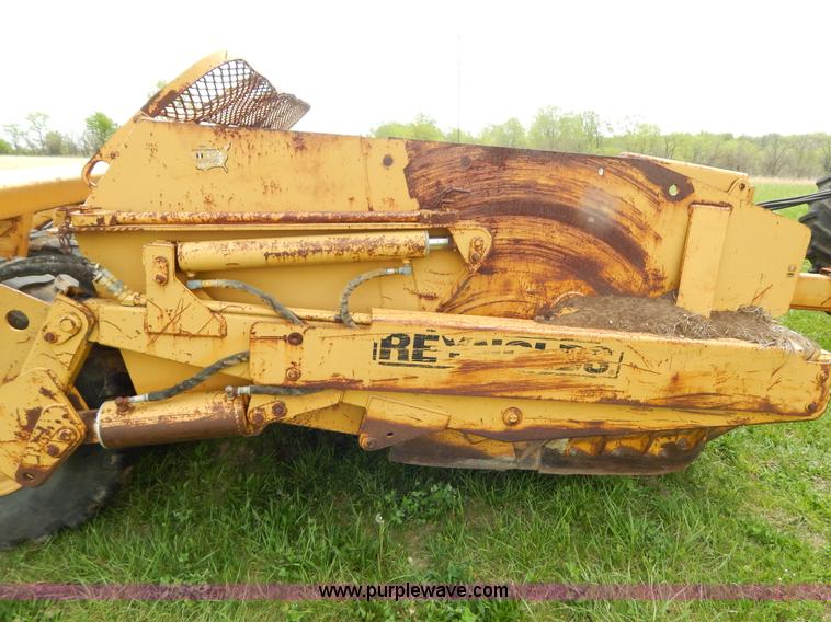 image for item H3431 1999 Reynolds 17CS pull type scraper