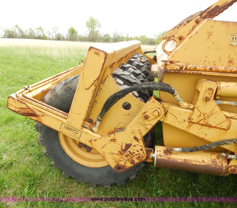 image for item H3431 1999 Reynolds 17CS pull type scraper