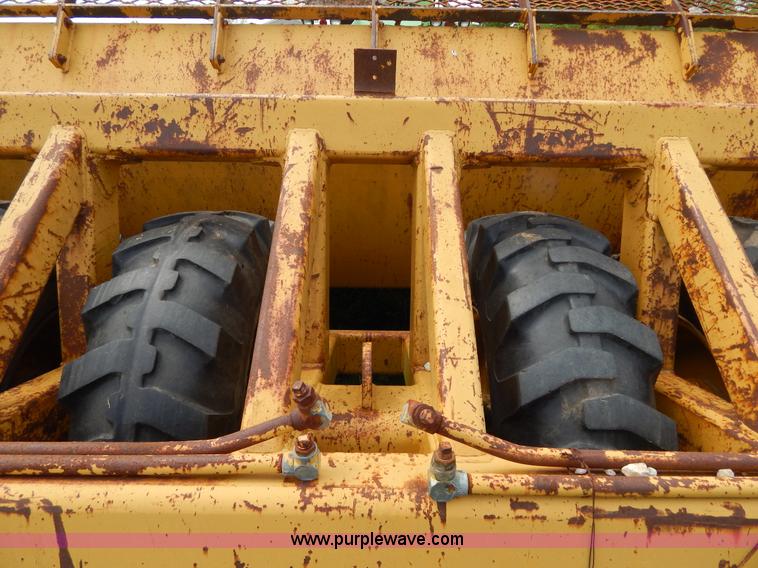 image for item H3431 1999 Reynolds 17CS pull type scraper