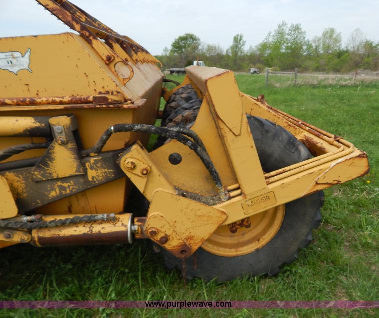 image for item H3431 1999 Reynolds 17CS pull type scraper