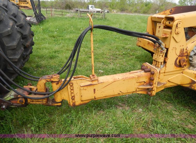 image for item H3431 1999 Reynolds 17CS pull type scraper