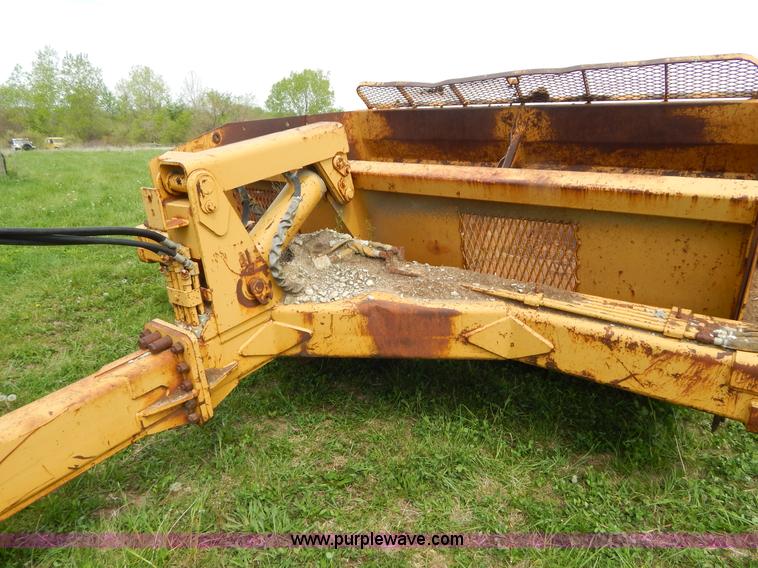 image for item H3431 1999 Reynolds 17CS pull type scraper