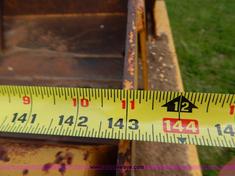 image for item H3431 1999 Reynolds 17CS pull type scraper