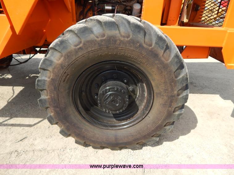 image for item H3432 1989 Lull 1044 Highlander telehandler