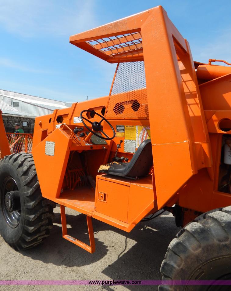 image for item H3432 1989 Lull 1044 Highlander telehandler