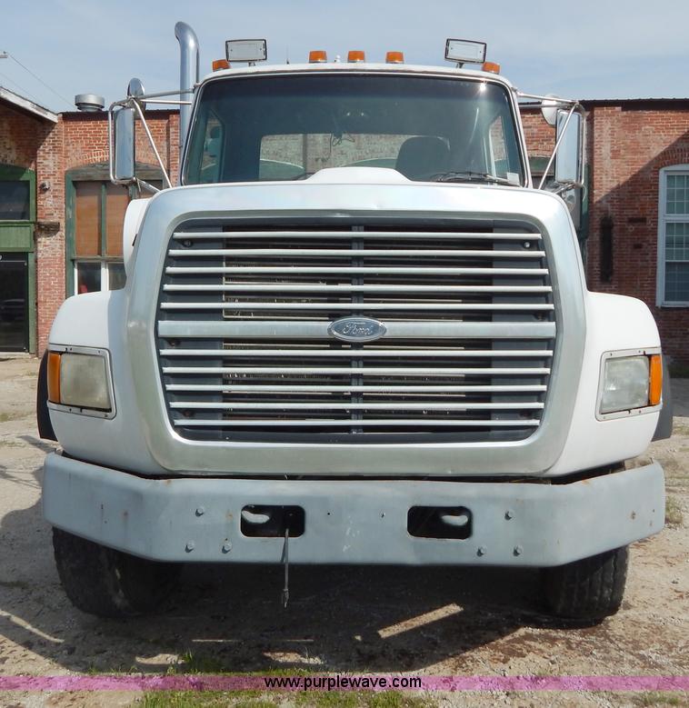 image for item H3433 1995 Ford L9000 roll off truck