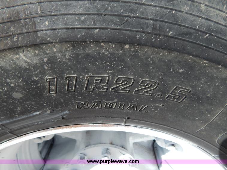 image for item H3433 1995 Ford L9000 roll off truck