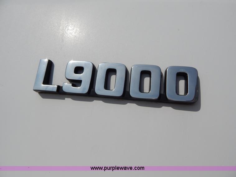 image for item H3433 1995 Ford L9000 roll off truck