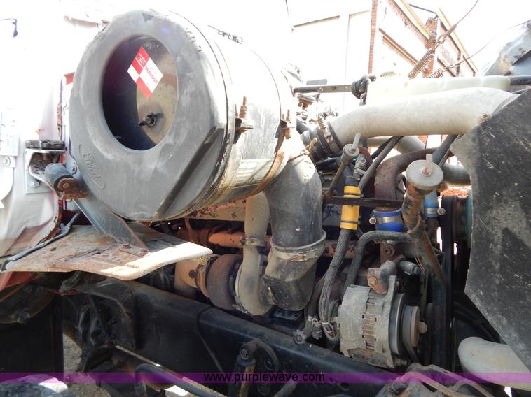 image for item H3433 1995 Ford L9000 roll off truck