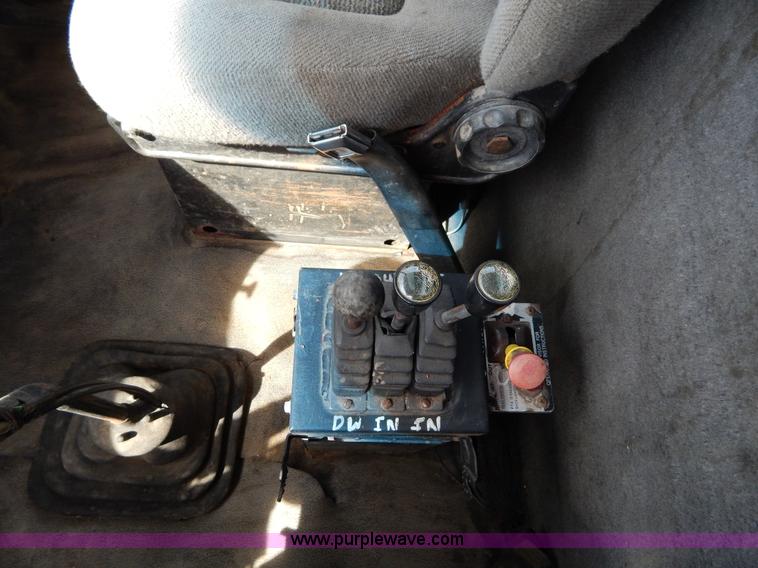 image for item H3433 1995 Ford L9000 roll off truck