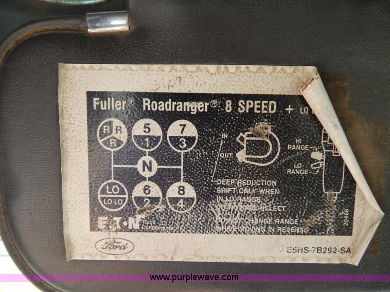 image for item H3433 1995 Ford L9000 roll off truck