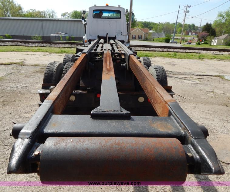 image for item H3433 1995 Ford L9000 roll off truck