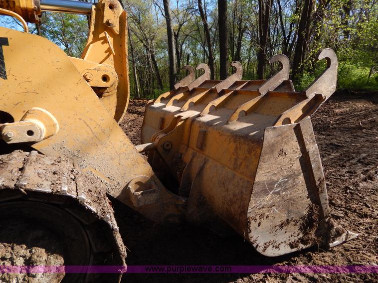 image for item H3436 1988 Caterpillar 963 track loader
