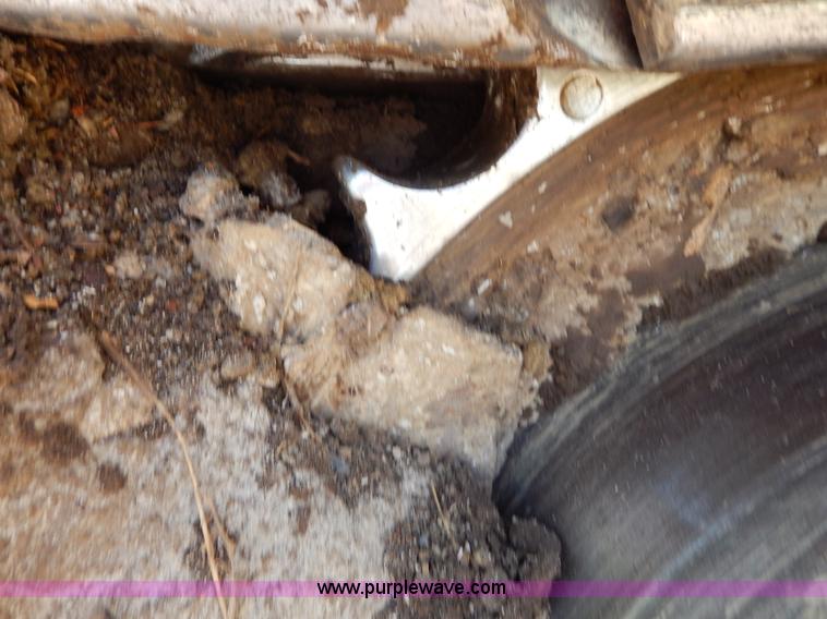 image for item H3436 1988 Caterpillar 963 track loader