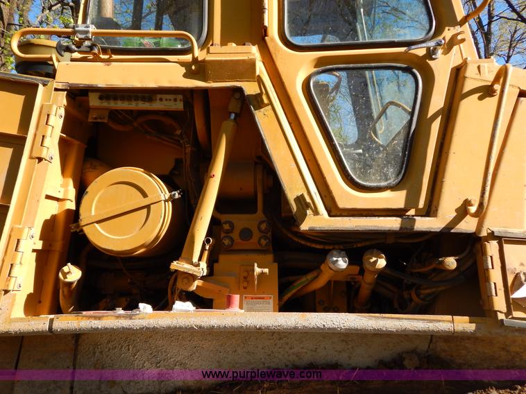 image for item H3436 1988 Caterpillar 963 track loader