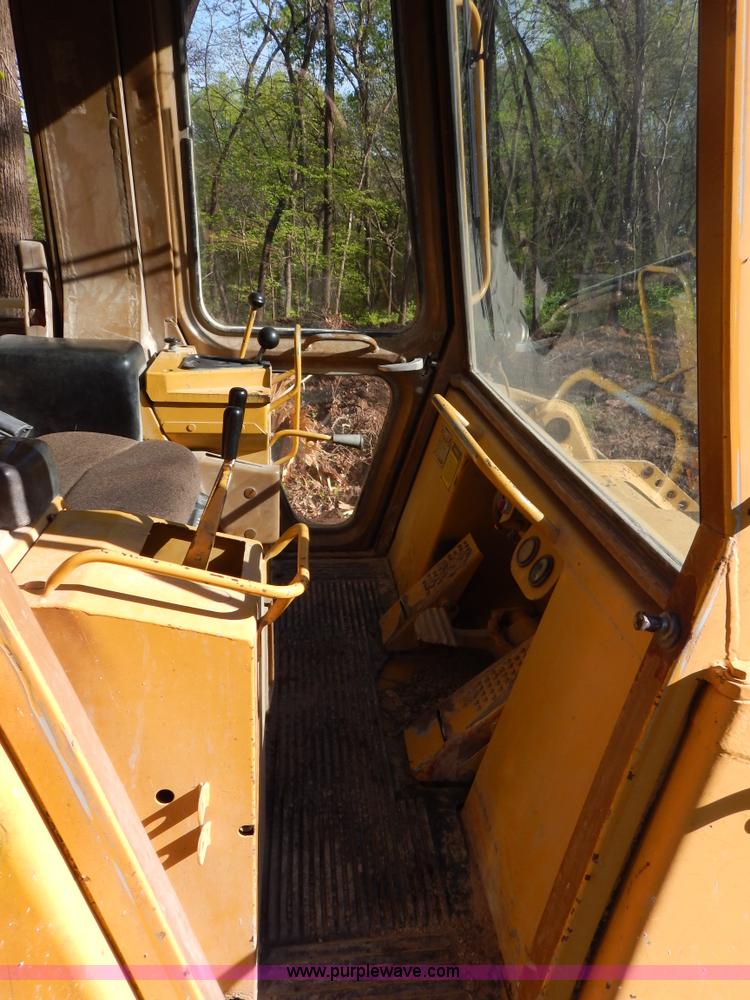 image for item H3436 1988 Caterpillar 963 track loader