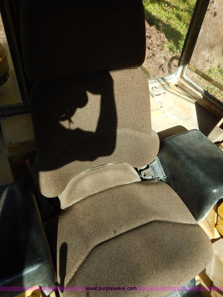 image for item H3436 1988 Caterpillar 963 track loader