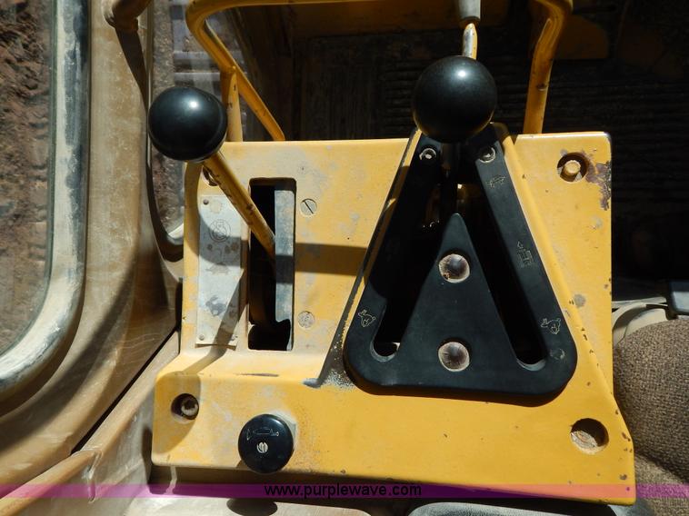 image for item H3436 1988 Caterpillar 963 track loader