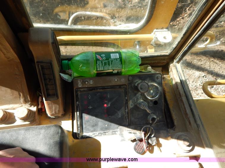 image for item H3436 1988 Caterpillar 963 track loader