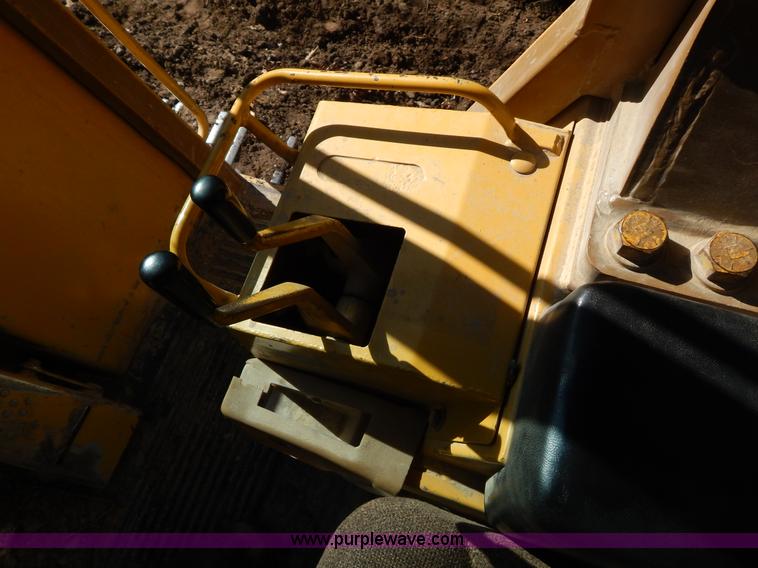 image for item H3436 1988 Caterpillar 963 track loader