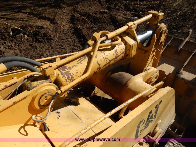 image for item H3436 1988 Caterpillar 963 track loader
