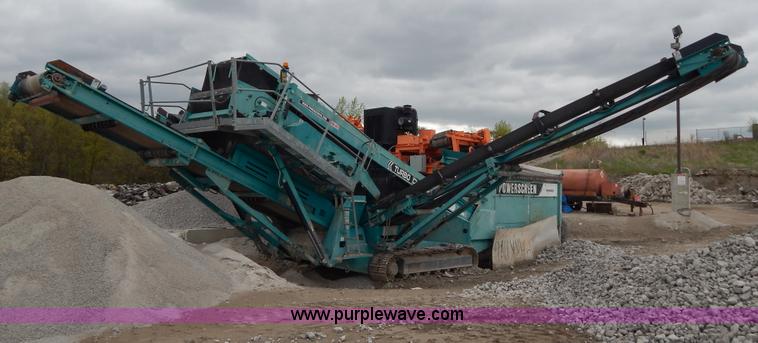image for item H3437 2006 Powerscreen Chieftain 1400 crawler screening plant