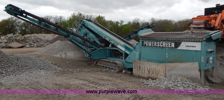 image for item H3437 2006 Powerscreen Chieftain 1400 crawler screening plant