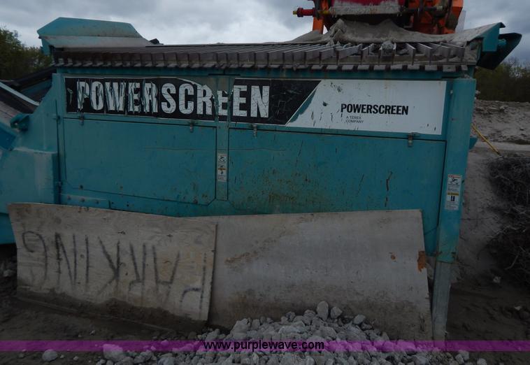 image for item H3437 2006 Powerscreen Chieftain 1400 crawler screening plant