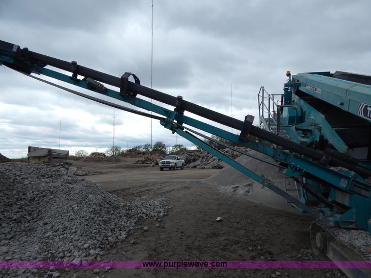 image for item H3437 2006 Powerscreen Chieftain 1400 crawler screening plant