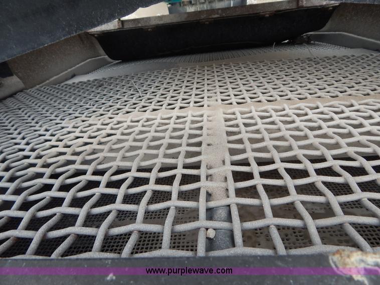 image for item H3437 2006 Powerscreen Chieftain 1400 crawler screening plant