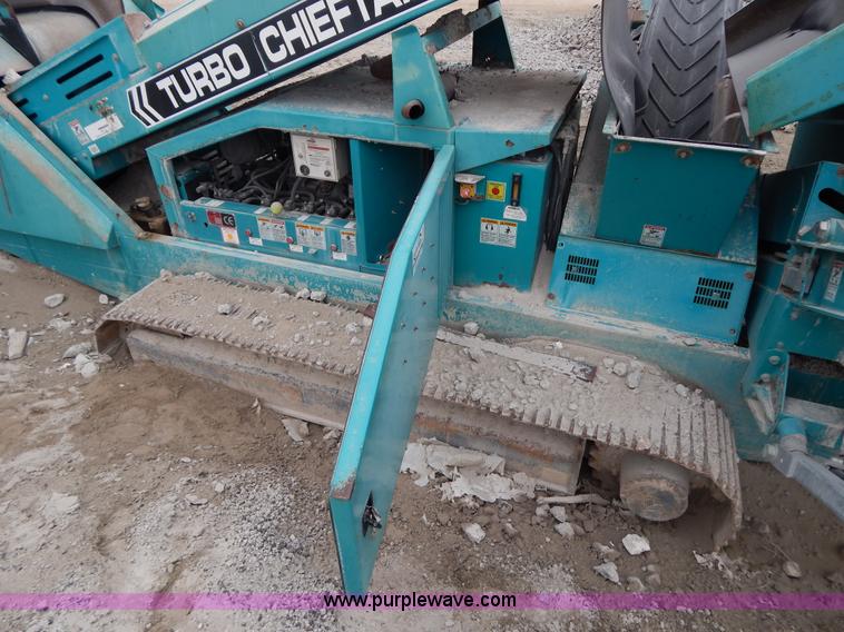 image for item H3437 2006 Powerscreen Chieftain 1400 crawler screening plant