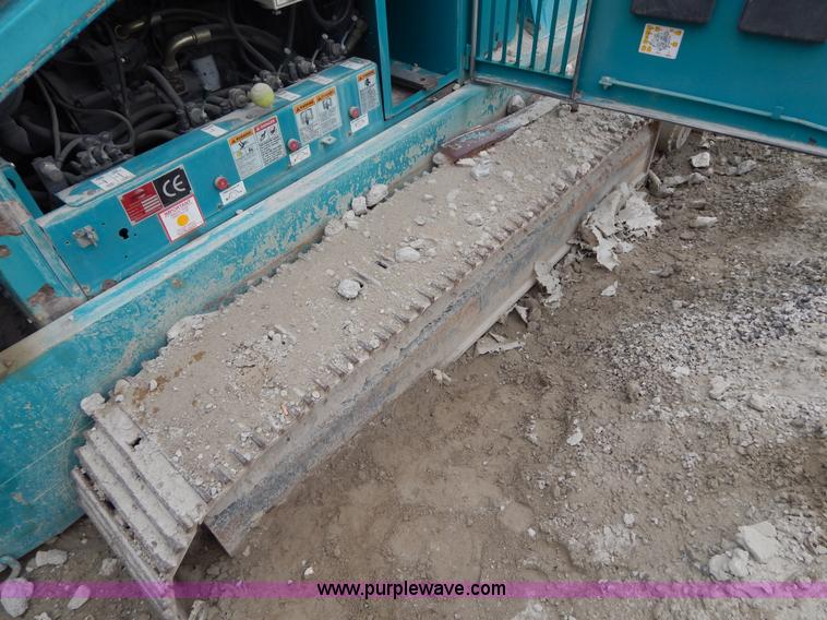 image for item H3437 2006 Powerscreen Chieftain 1400 crawler screening plant