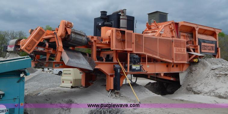 image for item H3438 1998 Eagle 1000-15CV portable impact crusher