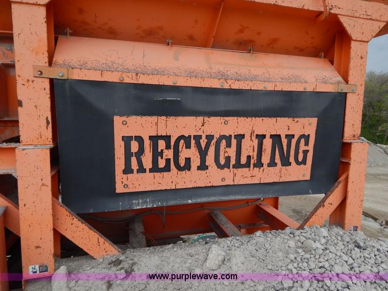 image for item H3438 1998 Eagle 1000-15CV portable impact crusher