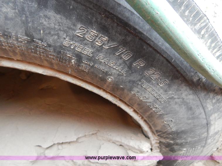 image for item H3438 1998 Eagle 1000-15CV portable impact crusher