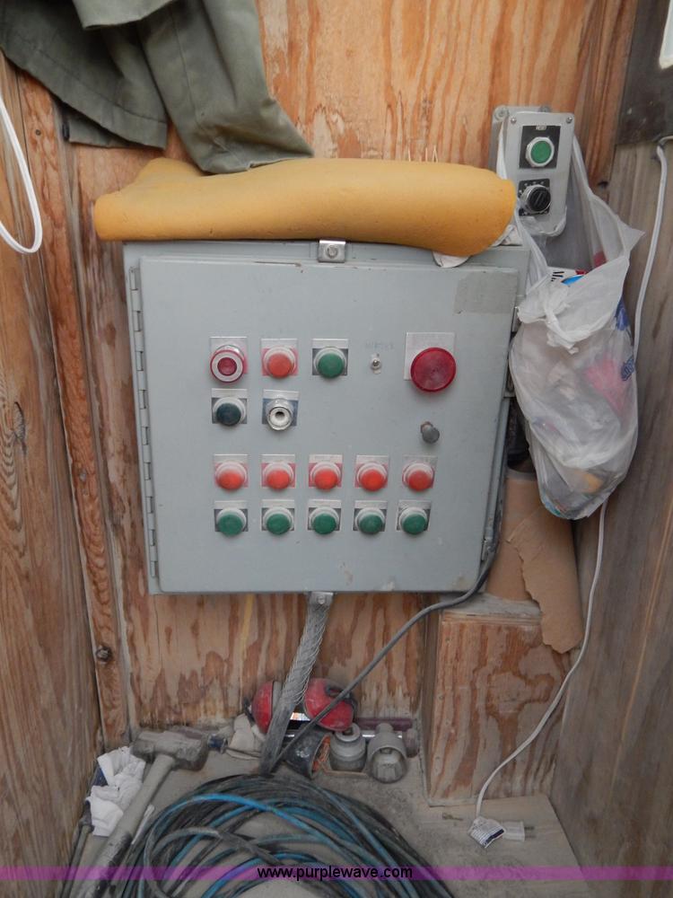 image for item H3438 1998 Eagle 1000-15CV portable impact crusher