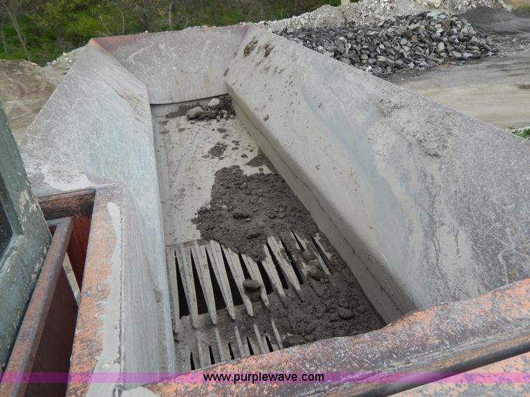 image for item H3438 1998 Eagle 1000-15CV portable impact crusher