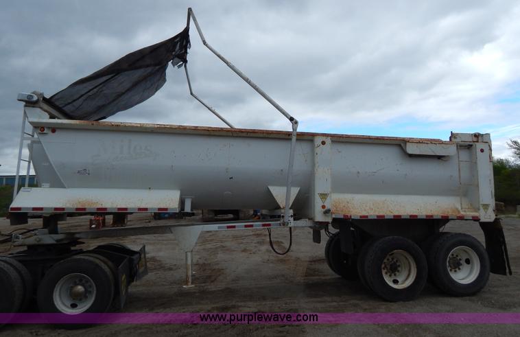 image for item H3440 1996 West barrel end dump trailer