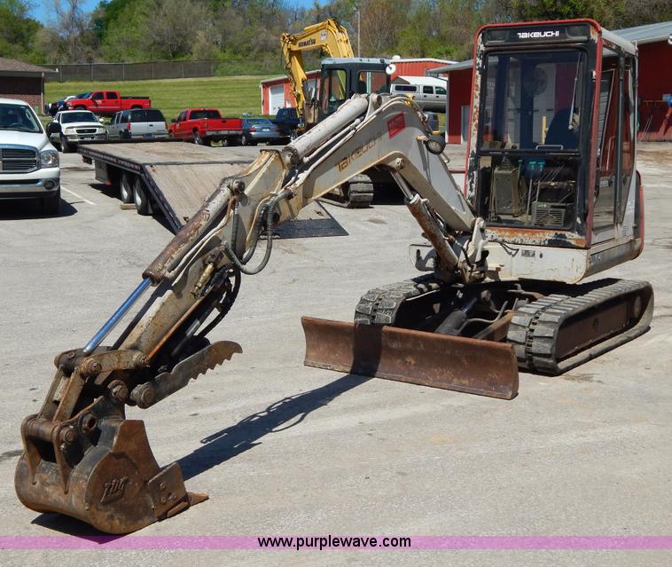image for item H3441 1995 Takeuchi TB035 compact excavator