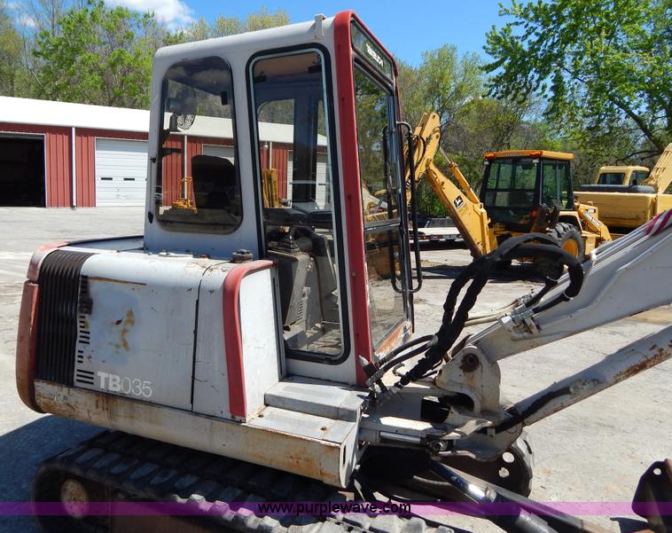 image for item H3441 1995 Takeuchi TB035 compact excavator