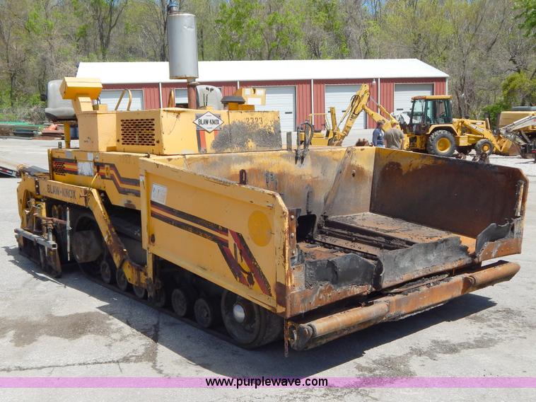 image for item H3442 2000 Blaw-Knox PF5510 crawler asphalt paver