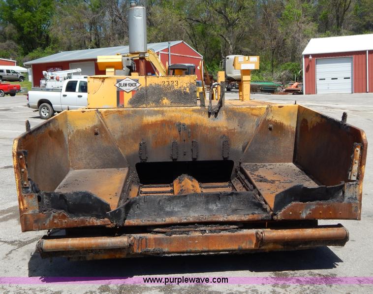 image for item H3442 2000 Blaw-Knox PF5510 crawler asphalt paver