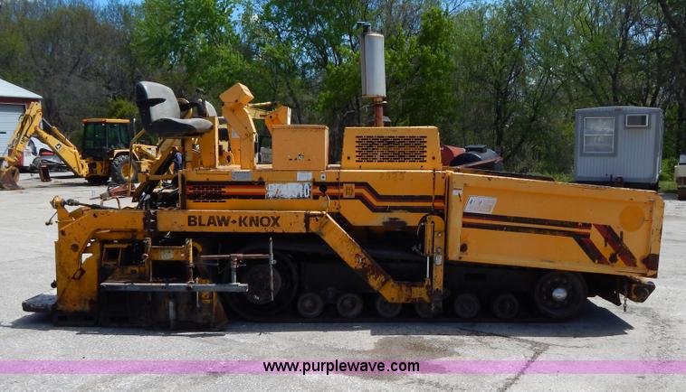 image for item H3442 2000 Blaw-Knox PF5510 crawler asphalt paver