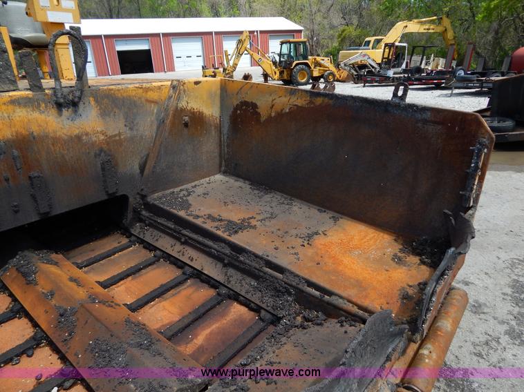 image for item H3442 2000 Blaw-Knox PF5510 crawler asphalt paver
