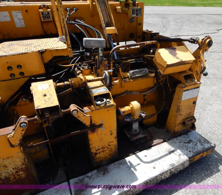 image for item H3442 2000 Blaw-Knox PF5510 crawler asphalt paver