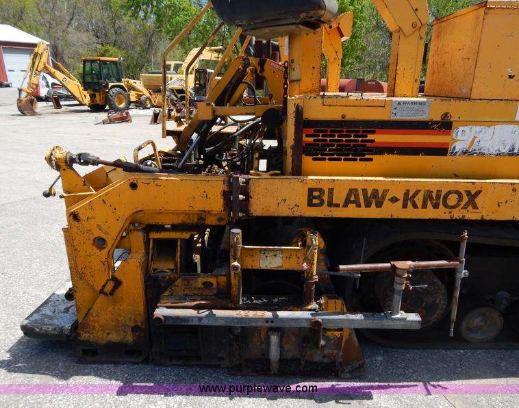 image for item H3442 2000 Blaw-Knox PF5510 crawler asphalt paver