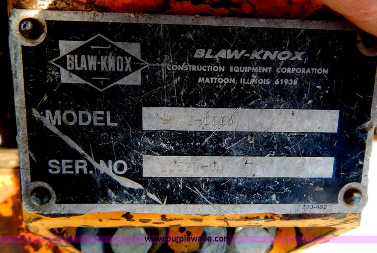 image for item H3442 2000 Blaw-Knox PF5510 crawler asphalt paver