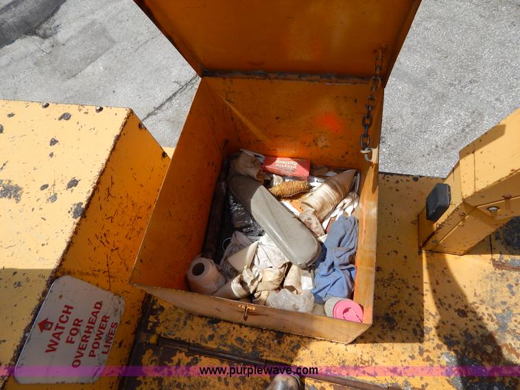 image for item H3442 2000 Blaw-Knox PF5510 crawler asphalt paver