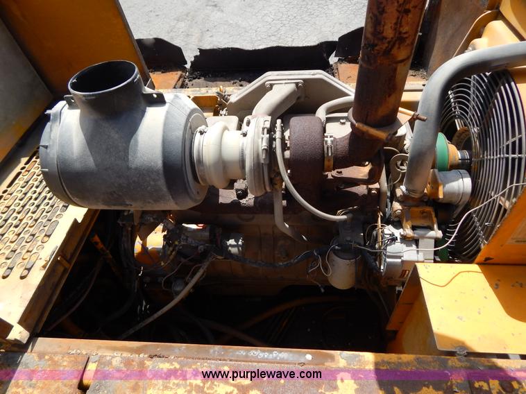 image for item H3442 2000 Blaw-Knox PF5510 crawler asphalt paver